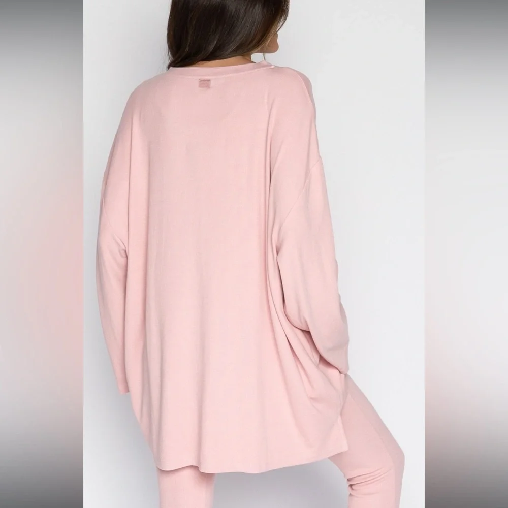 The Foxy Kind All Weekend Long Pant Set Long Sleeve
Perfect Pink
Sold Out Online - Picture 5 of 5